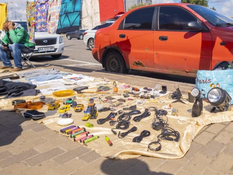 Cuánto Vale Un Auto Usado Según Su Modelo Y Estado 19 autos usados variados en exhibicion al aire libre