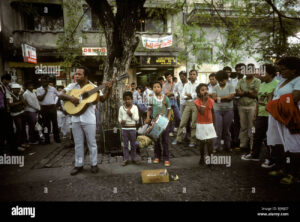 banda callejera tocando en rio de janeiro
