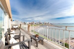 casa moderna frente al mar en mar del plata