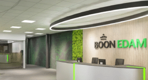 edificio corporativo moderno con logo seguro