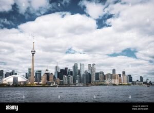 edificios financieros modernos en toronto de dia