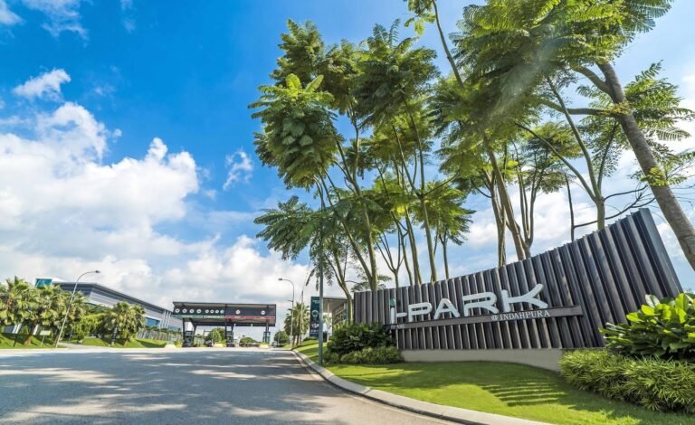 Qué beneficios ofrece el Parque Industrial Florencio Varela 22 entrada moderna de parque industrial con industrias