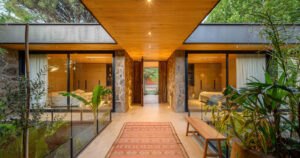 hogar calido con puertas abiertas argentina