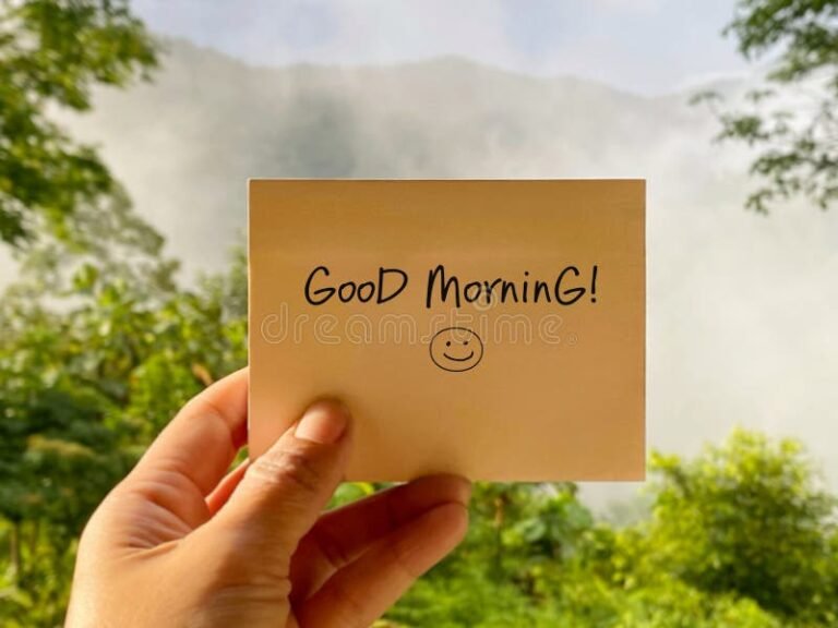 mano entregando tarjeta de buenos dias