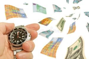 manos intercambiando billetes y reloj