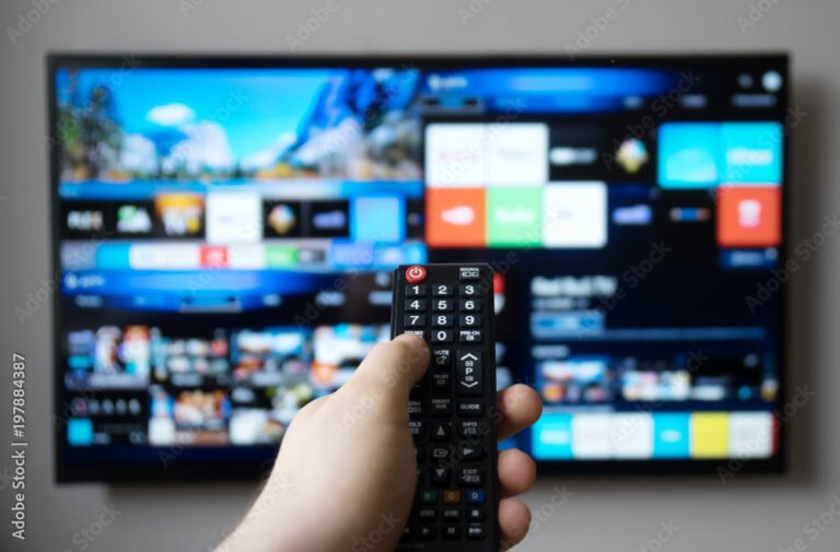 Cómo instalar aplicaciones en tu Smart TV fácilmente 1 manos usando control remoto con smart tv