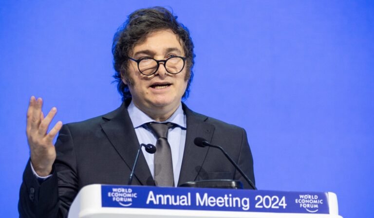 Cómo puedo borrar deudas del sistema financiero en Argentina 27 persona rompiendo cadenas financieras argentinas