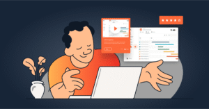 persona usando laptop con tarjeta naranja