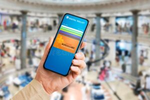 persona usando smartphone con app de descuentos