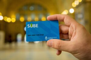 tarjeta sube y boleto de transporte argentino