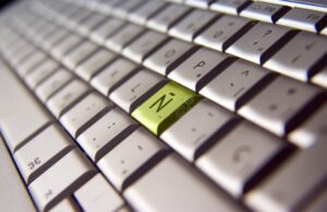 teclado computadora tecla n destacada close up